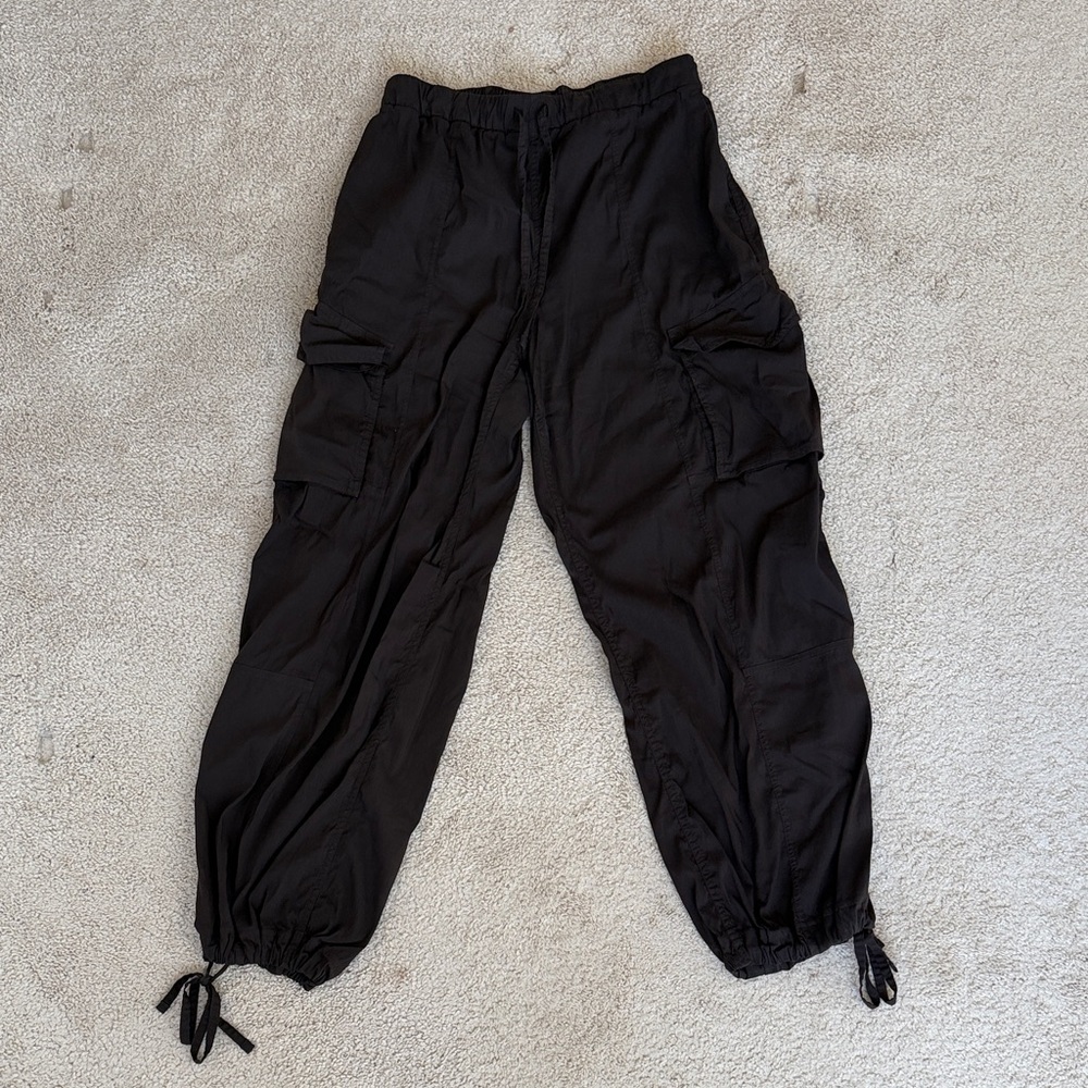 Lulu Lemon Lightweight Adjustable Mid-Rise Cargo Pant in Color Espresso